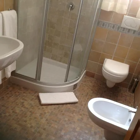 Cavern Apartments Baie Sainte Anne Room photo