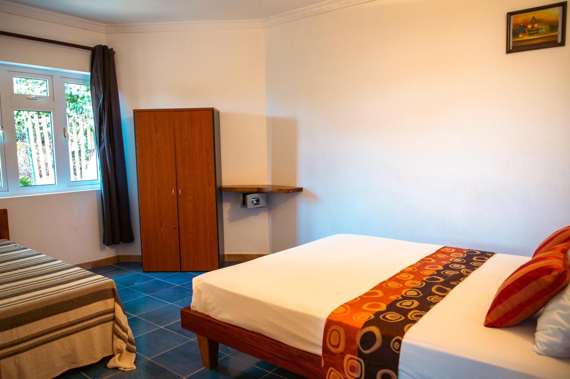 Apartment Cavern Baie Sainte Anne